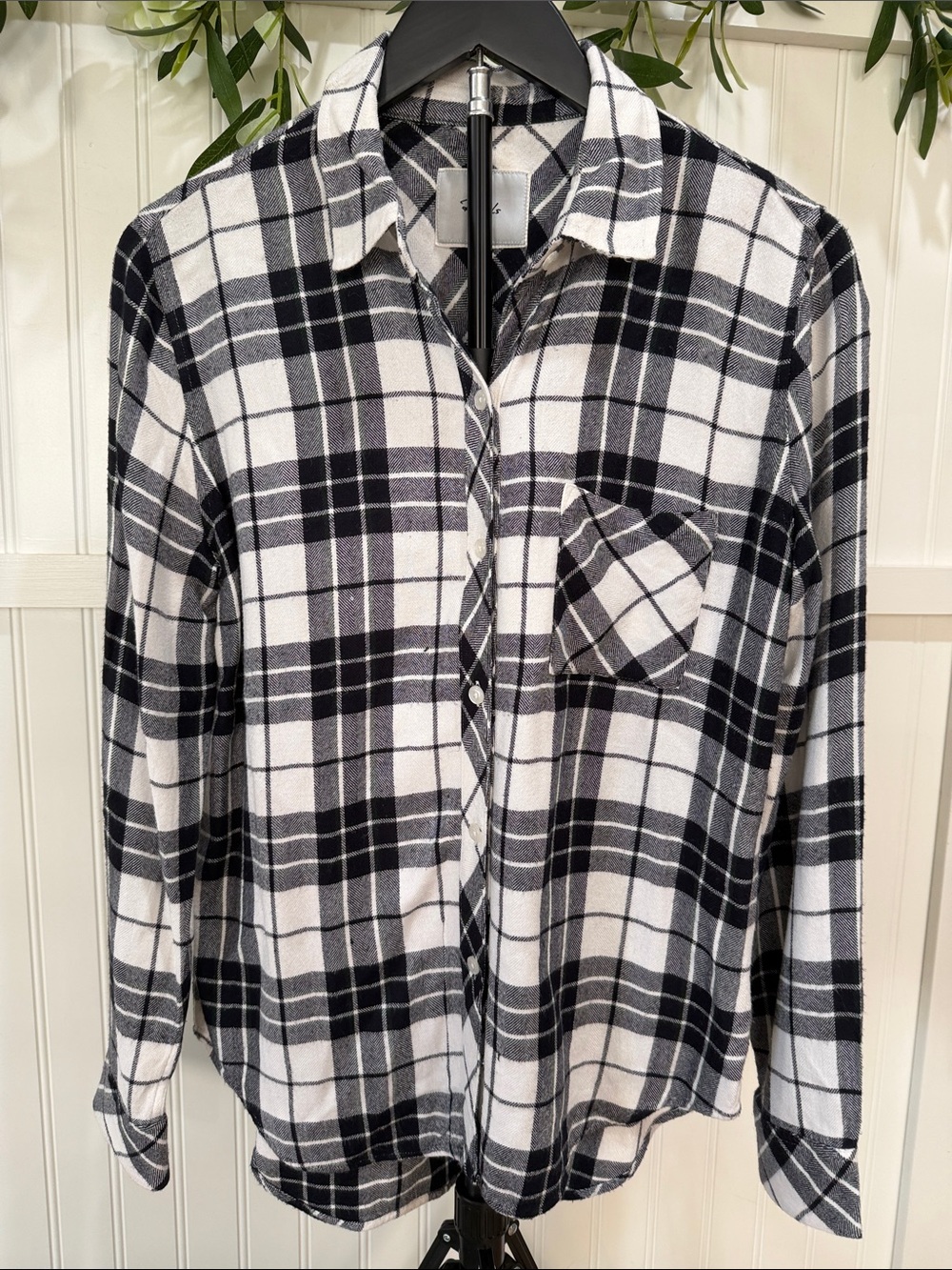 #959 RAILS Hunter Dark Navy and White Plaid Button-Down Shirt